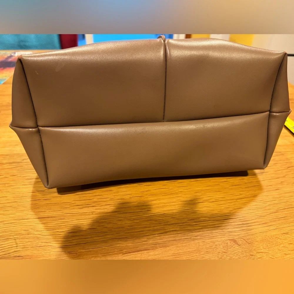 Børn Taupe Leather Tote Bag Structured Shoulder Purse - Picture 5 of 5